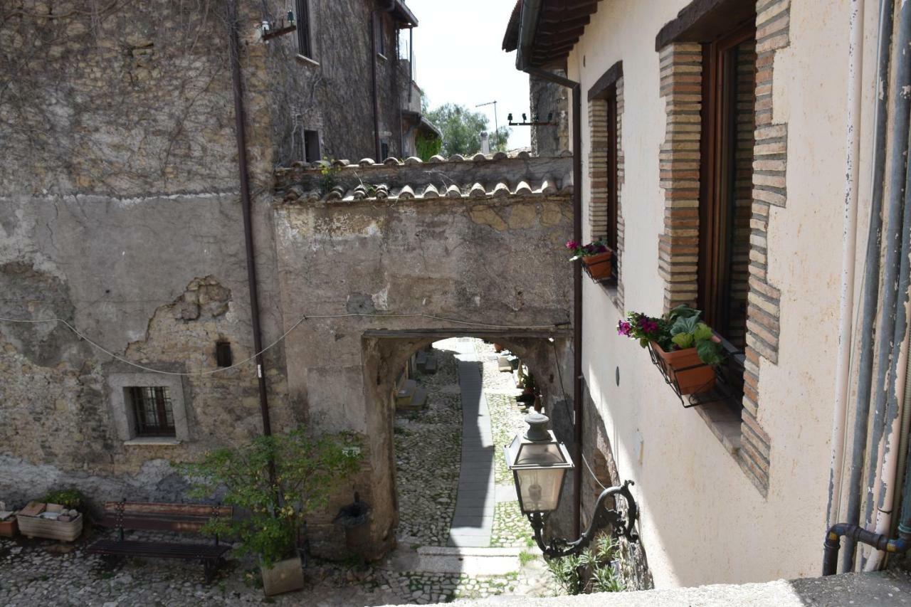 Al Castello Di Leprignano Apartment Capena Bagian luar foto